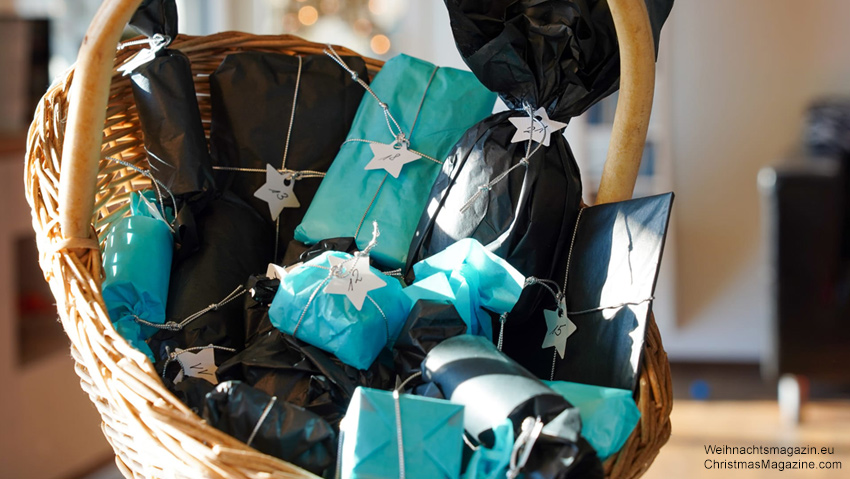 Advent calendar in turquoise and black